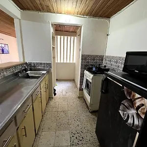 Apartamento Grande, Hermoso, Acogedor Y Privado, Medellín